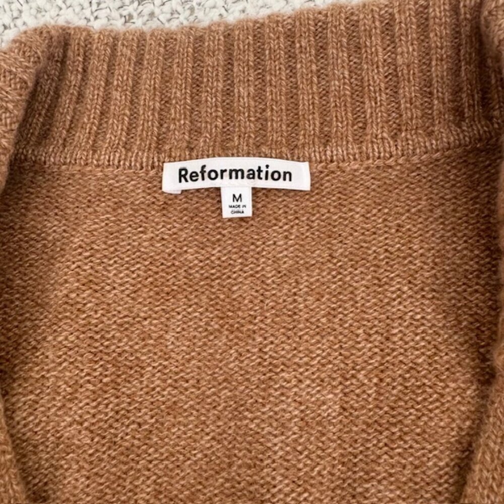 Reformation Beckie 100% Cashmere Collared Sweater in Panko - Picture 4 of 6